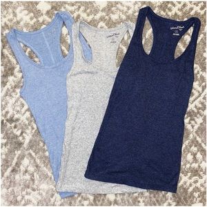 Bundle of 3 Tank Tops XS